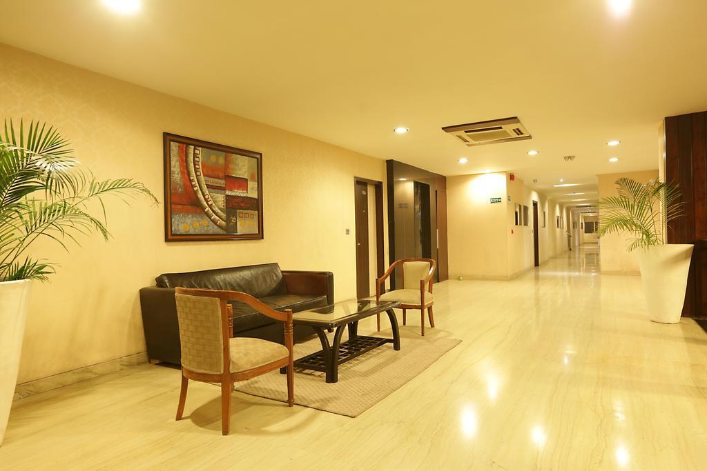 Corporate Regency Hotel New Delhi Exterior photo