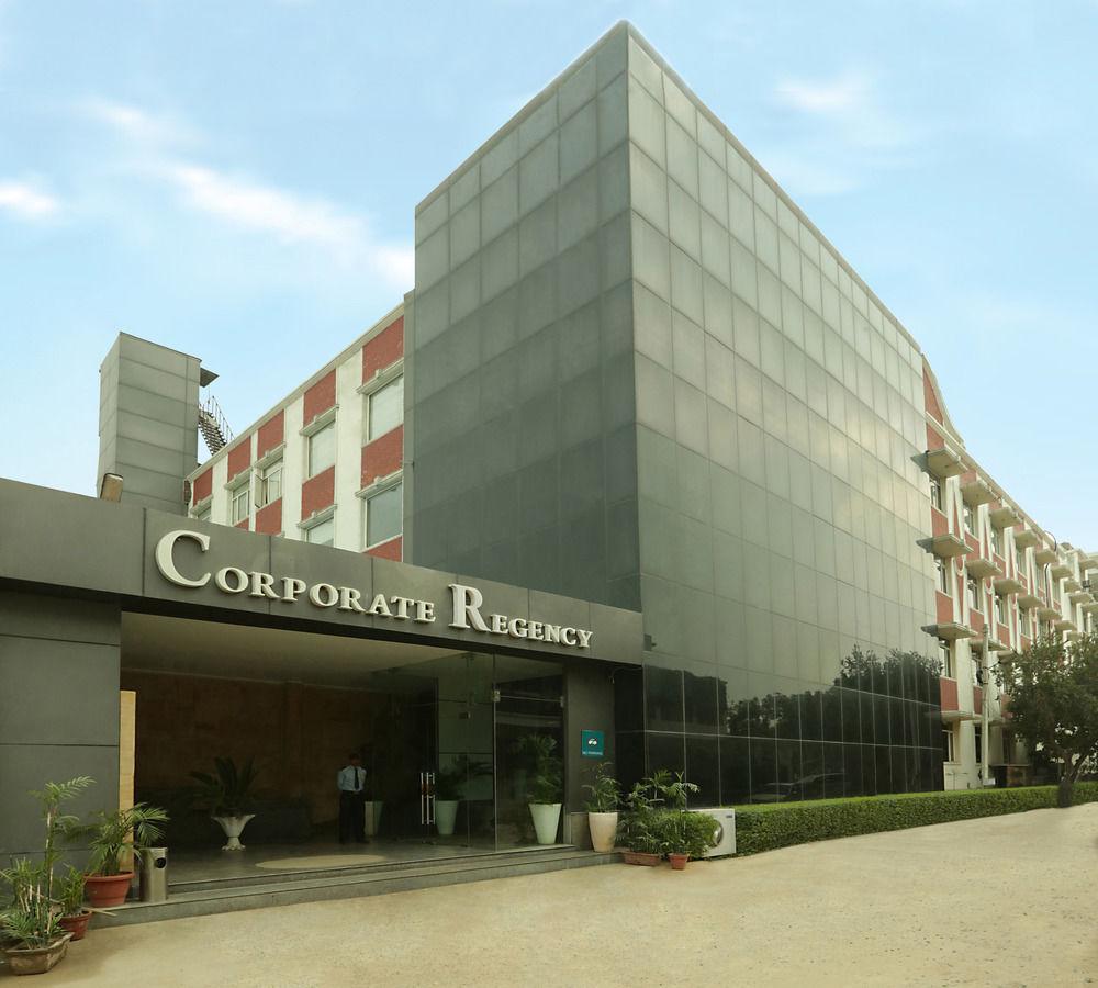 Corporate Regency Hotel New Delhi Exterior photo