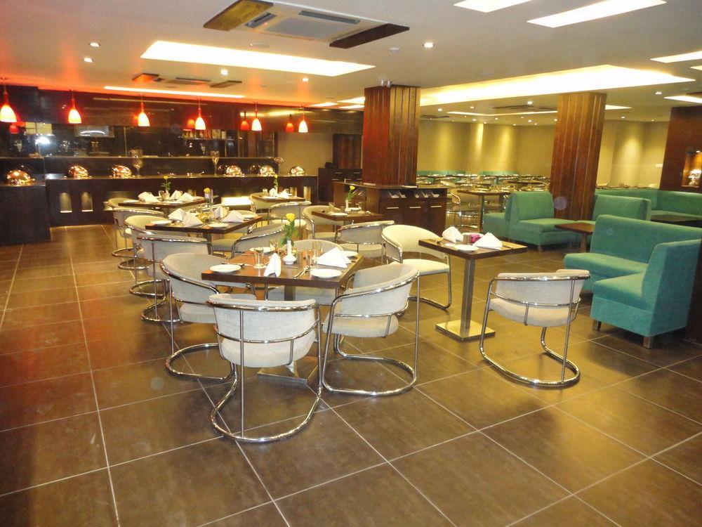 Corporate Regency Hotel New Delhi Exterior photo
